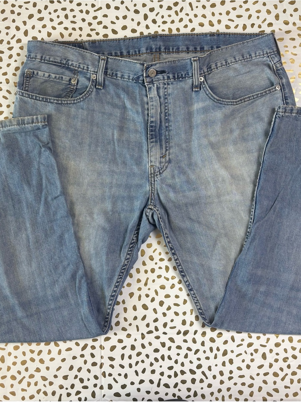 Levi's Men's Light Blue Relaxed Fit Denim Jeans
